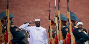 Cinque Anni di Autoritarismo in Mali: la Transizione Bloccata e le Sue Conseguenze