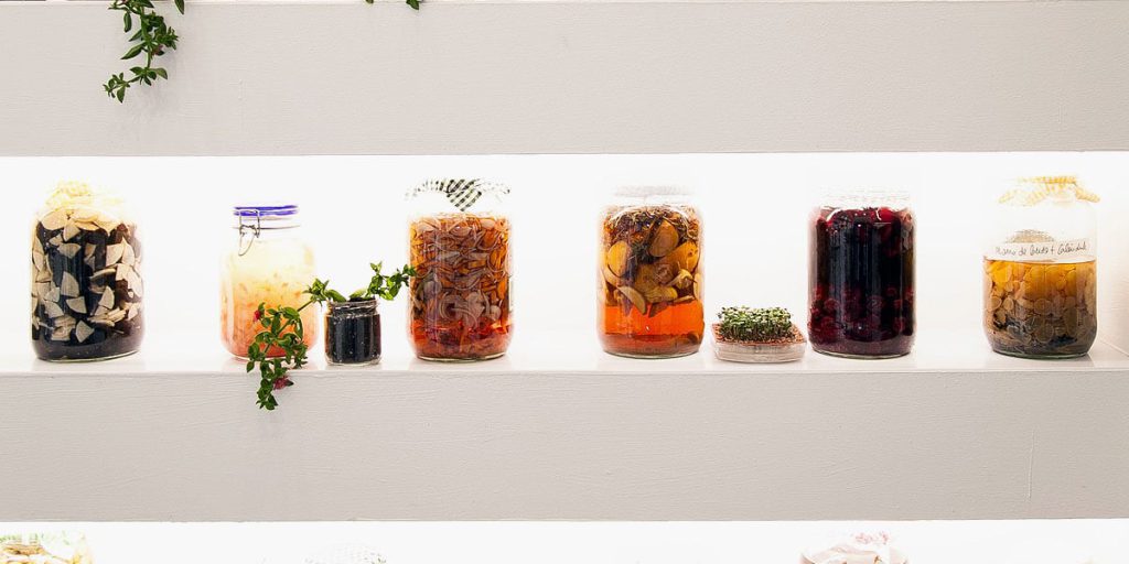 Cinque colmados consigliati per arricchire la dispensa nel 2026