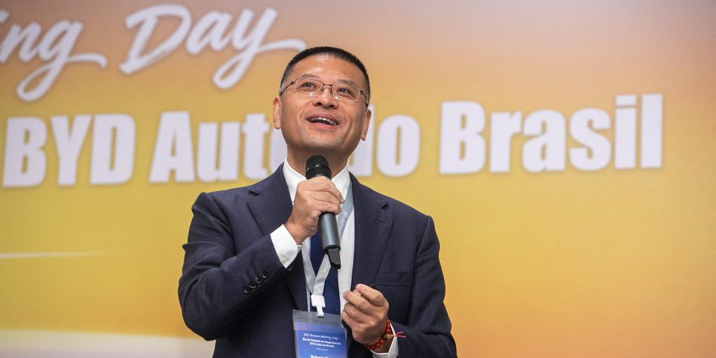 Estaciona sozinho e evita colisão: BYD com drone vem para o Brasil