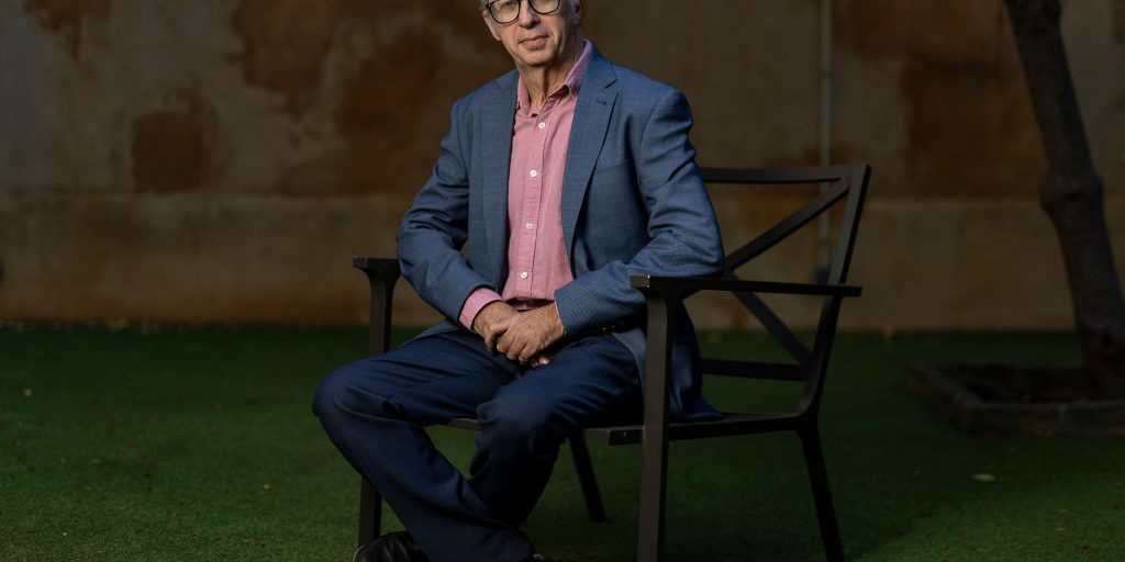 Luis de Lecea: la scienza del sonno e l’influenza delle nostre abitudini