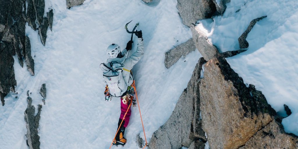Charles Dubouloz, alpinista di fama mondiale, si ritira a 36 anni per un viaggio di addio ispirato a Walter Bonatti