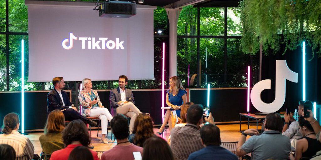 TikTok raggiunge i 23,9 milioni di utenti in Italia, sullo shop 8mila venditori