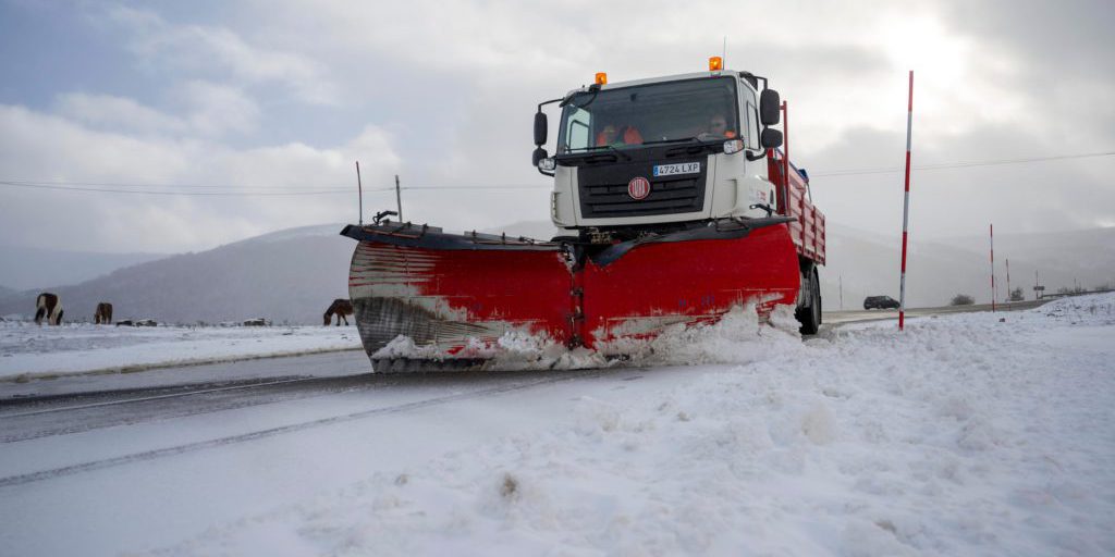 Neve in Spagna settentrionale: avviso arancione per autostrade di Cantabria, Castiglia e León, Navarra e Paesi Baschi