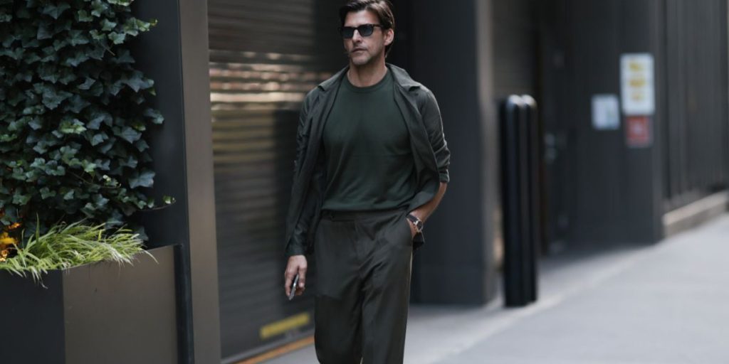 Scarpe Adidas Urban Court in offerta: modello minimalista a meno di 35 euro su Amazon