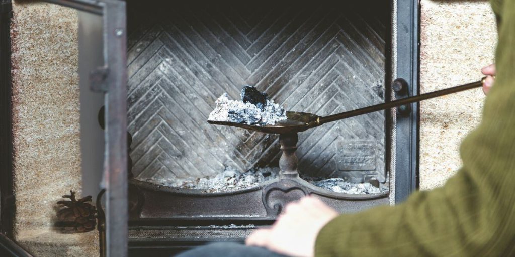 Pulizia del caminetto: l'aspiratore di cenere più venduto su Amazon