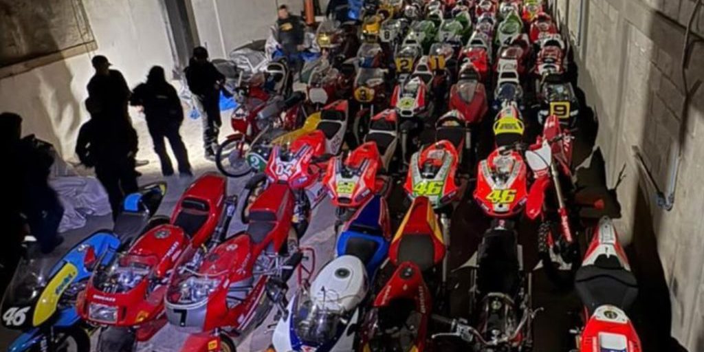 Sequestrati 40 milioni di dollari in motociclette di lusso: Ryan Wedding, ex atleta olimpico, sotto accusa di traffico di cocaina