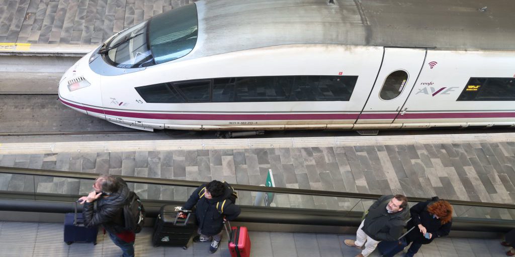 Un solo maquinista ha gestito la maggior parte delle segnalazioni di incidenti sulla linea AVE Madrid‑Barcellona