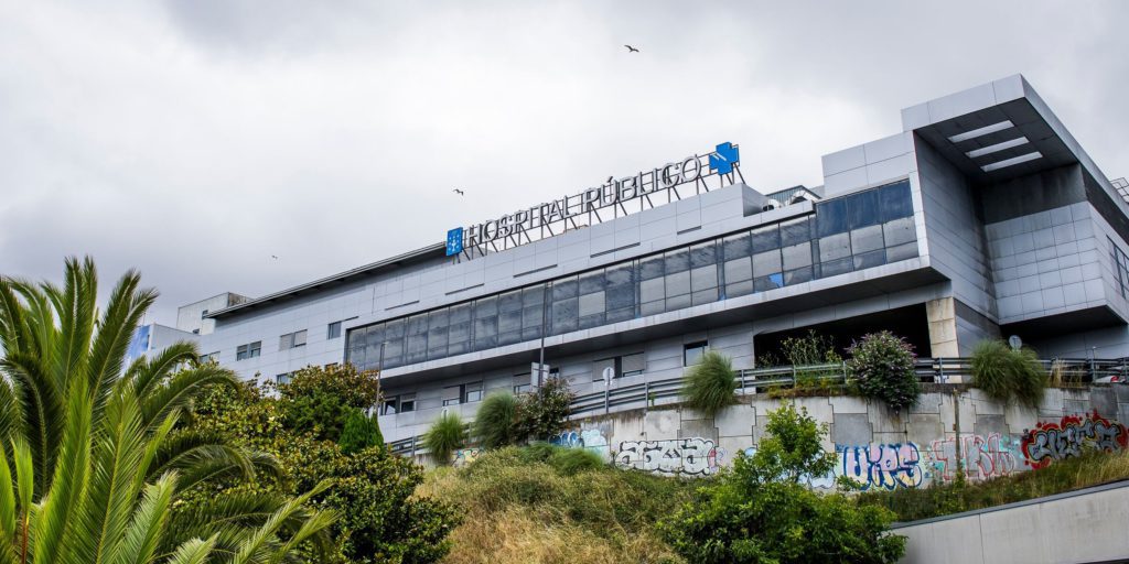 Infermiera di 50 anni trovata morta a casa sua a A Coruña, madre di 87 anni deceduta in ospedale: indagini in corso