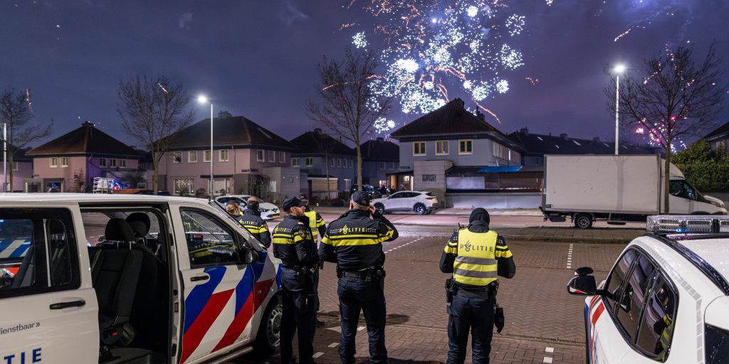 Fuochi d’artificio di Capodanno nei Paesi Bassi provocano due morti e decine di feriti