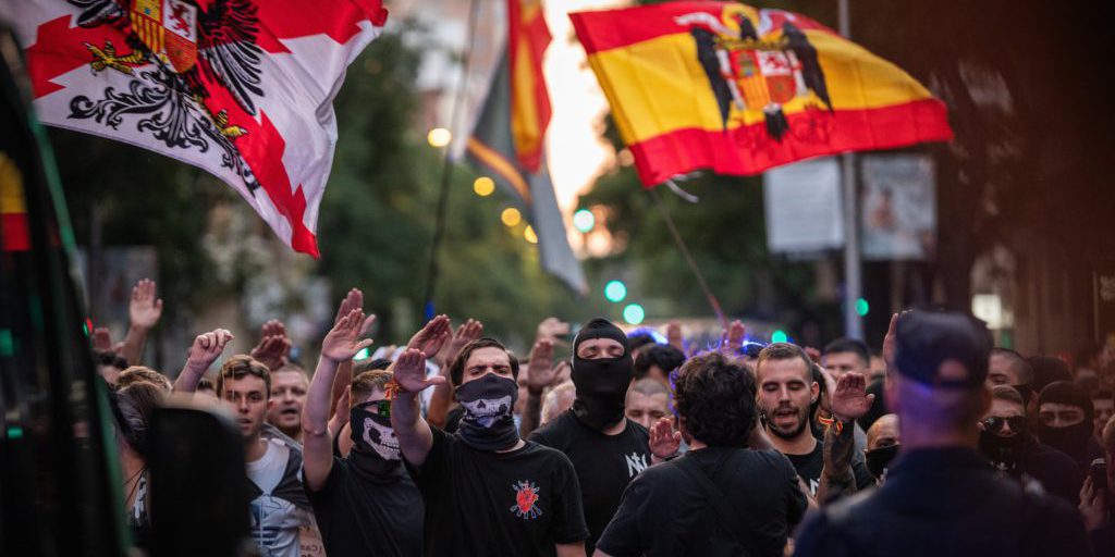 Corte di Madrid: paura di reati d'odio non sufficiente a vietare marcia fascista per 50° anniversario di Franco