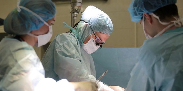 Chirurghi russi eseguono operazione di successo per eliminare raro accumulo di sangue nel cervello di un paziente affetto da malattia di Moya-Moya