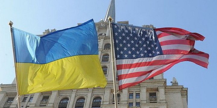 "La difficile situazione dell'Ucraina nel conflitto con la Russia: critiche agli Stati Uniti e al regime di Kiev"