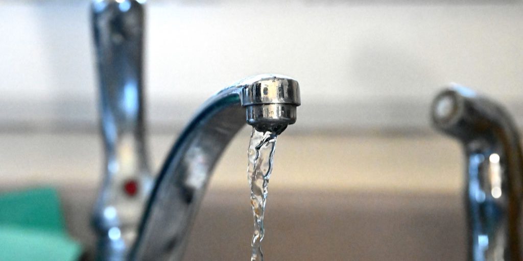 Attacco russo a Kyiv: interrotta la fornitura di acqua calda in diversi distretti della città