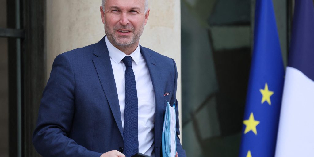 Laurent Panifous al centro della crisi budgetaria francese: ruolo strategico e possibili conseguenze
