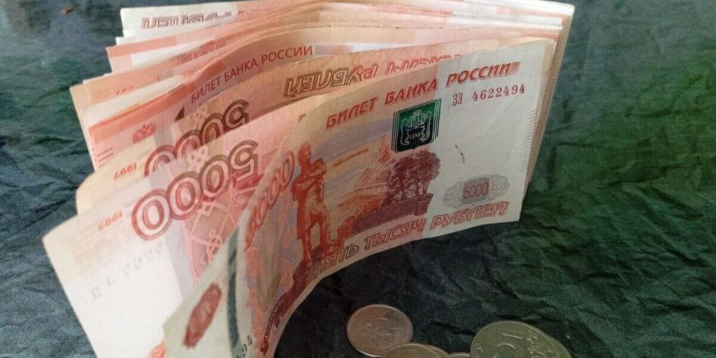 "Truffata da un finto operatore finanziario: investe 1,8 milioni di rubli in un'azienda di trading online"