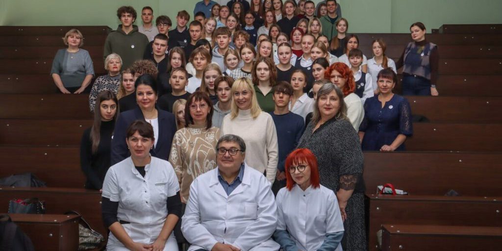 Луганский университет запустил программу подготовки школьников к поступлению в медвузы