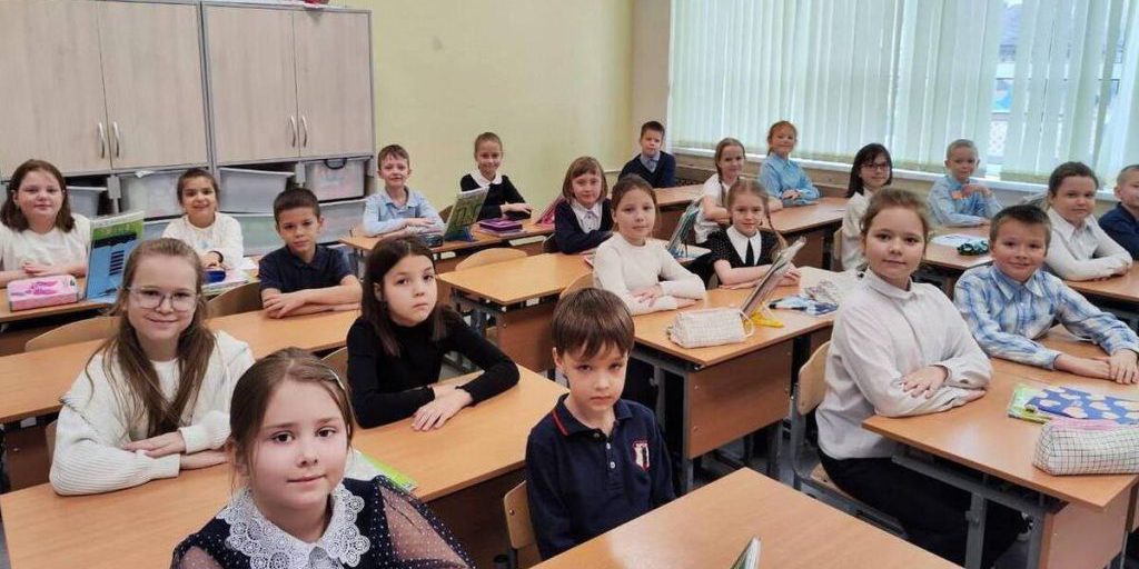 Progetto Bibliodiving a Serpuchov: Promuovere la Lettura tra gli Studenti della Scuola n. 9