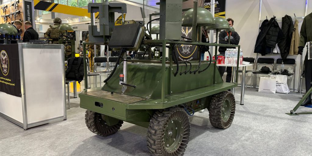 Contra‑drone NEO: robot terrestre con guerra elettronica per proteggere le truppe dai droni