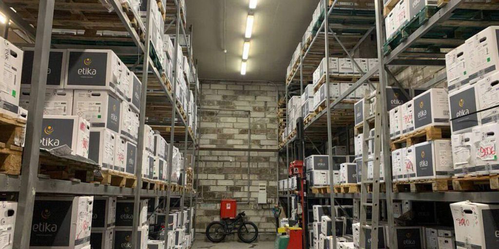 San Pietroburgo: addetti ai magazzini e operatori di consegna, le professioni più richieste nella città russa