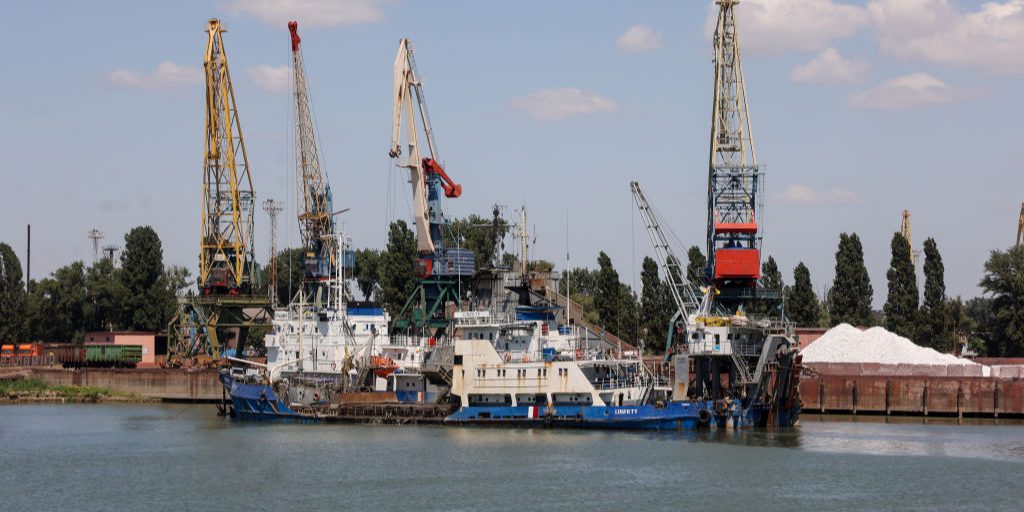 Attacco russo al porto di Izmail in Ucraina: danni e conseguenze per l'economia del paese