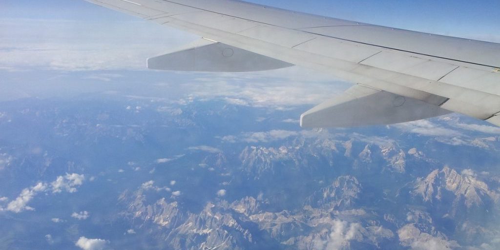 Eroe a bordo: il feldscer dell'Ural salva una giovane madre e suo figlio in volo