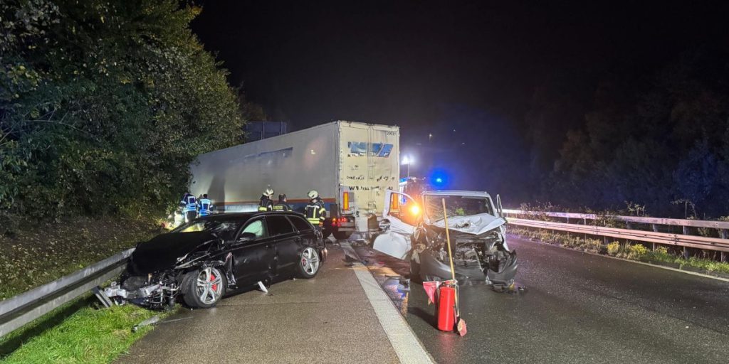 Massencrash auf A43 in NRW! Autobahn vorerst gesperrt