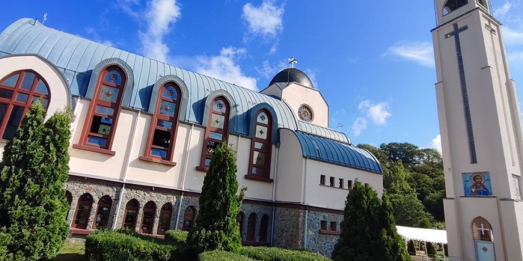 Scoperta di mani separate di una donna sull’autostrada A45 in Renania Settentrionale‑Vestfalia: il bambino è stato rintracciato in un altro stato