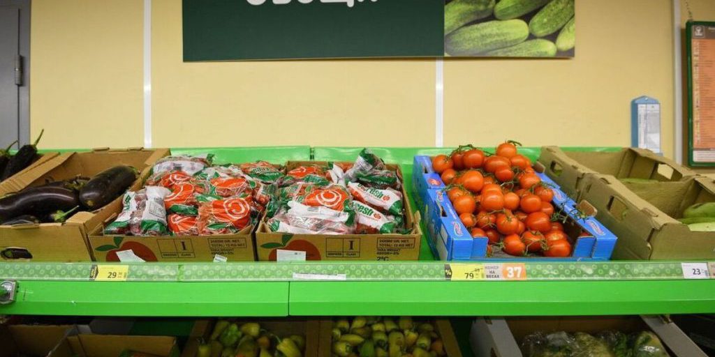 Роспотребнадзор назвал опасные для покупки овощи и фрукты