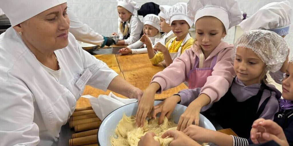 Мелитопольский индустриальный колледж провел «вкусный» мастер-класс ко Дню города