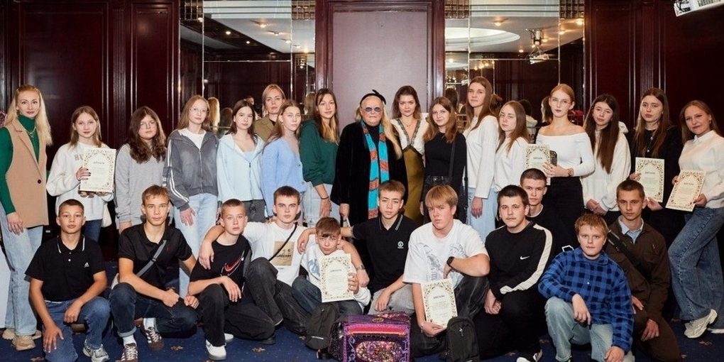 Tatiana Michalkova Incontra Giovani Designer a Kursk: Un Impulso alla Creatività e all'Innovazione