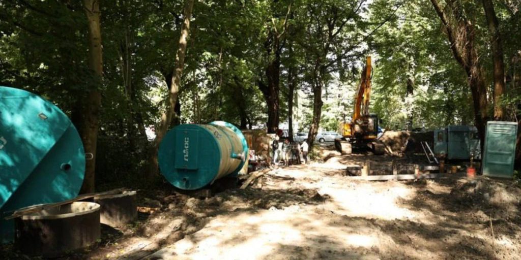 В Калининграде возле ручья на улице Тельмана начали строить насосную станцию