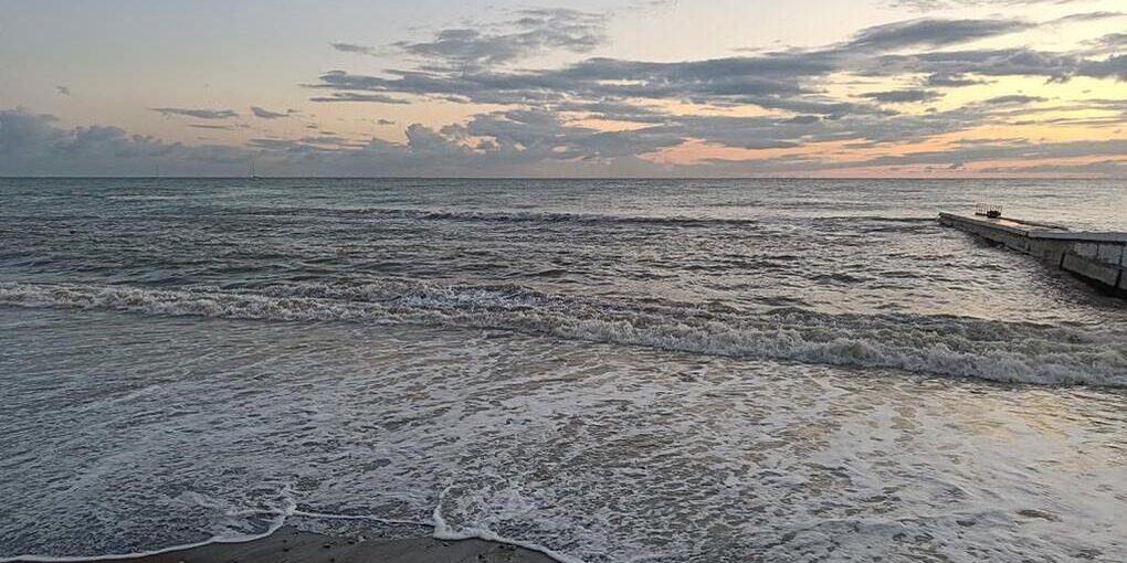 Ciclone Barbara colpisce il Mar Nero vicino a Sochi: le acque si raffreddano notevolmente