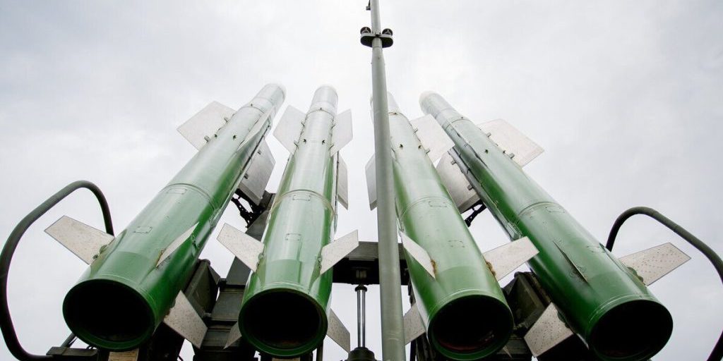 Abbattimento di 26 droni nemici nella regione di Astrachan: un successo per la difesa aerea russa