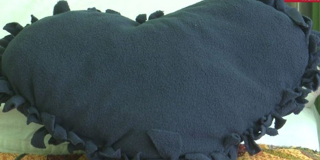 Псковские волонтеры-медики сшили специальные подушечки пациенткам онкодиспансера