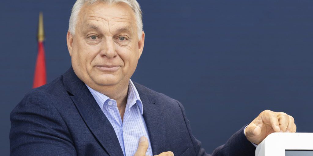 "Пора заканчивать цирк": Орбан попросил ЕС остановить воинственную риторику