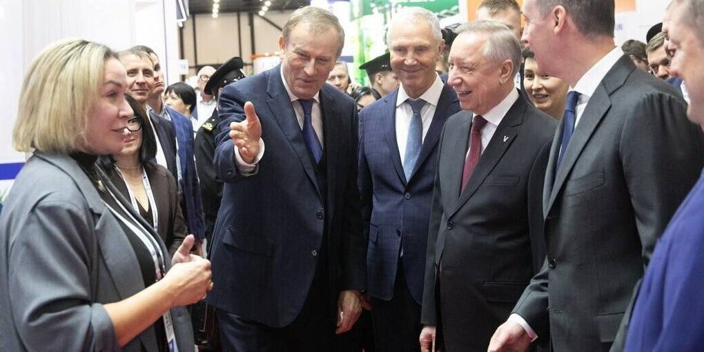 Il Governatore Dроздenko Promette di Sostenere l'Industria Ittica con la Presentazione dei Prodotti Lavorati della Regione di Leningrado