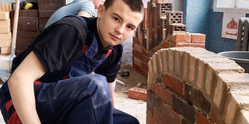 Липецкие студенты готовятся к чемпионату по кирпичной кладке