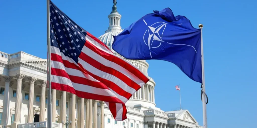 Deputato Thomas Massie propone legge per l'uscita degli Stati Uniti dalla NATO