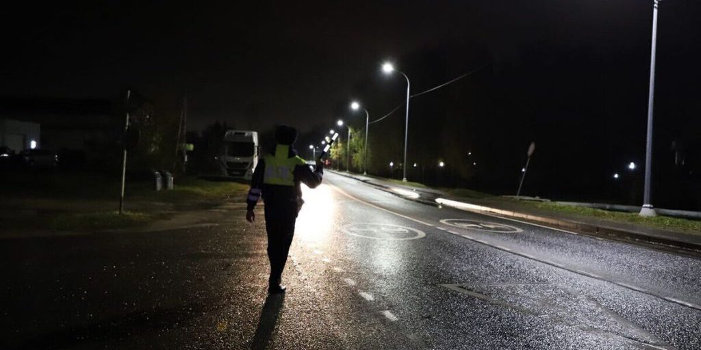 Сотрудники ГИБДД выявили ряд нарушений среди водителей во время вечернего рейда