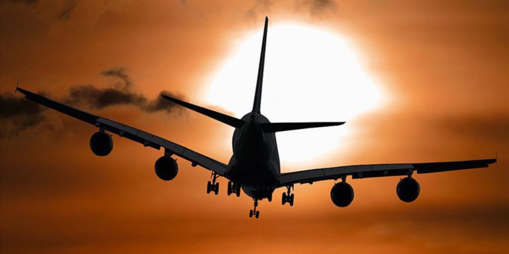 Crisi dell'aviazione negli Stati Uniti: oltre 2700 voli cancellati ogni giorno a causa della chiusura del governo