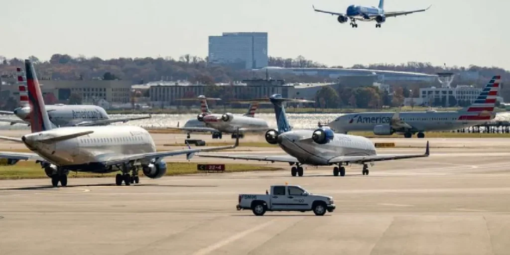 USA avverte: sei compagnie aeree annullano voli verso Venezuela per rischio potenziale