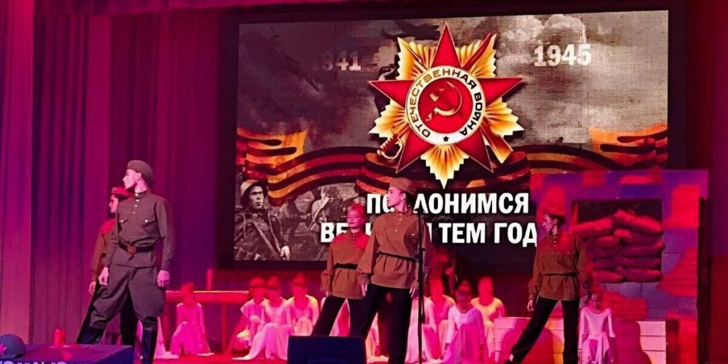 В Мелитополе состоялся музыкальный спектакль «Знамя Победы»