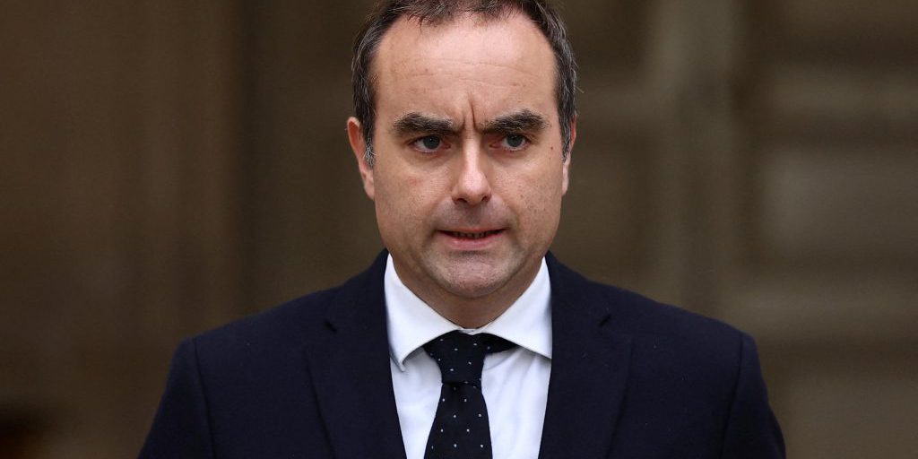 Démission de Sébastien Lecornu: qui va gouverner la France dans les prochains jours ?