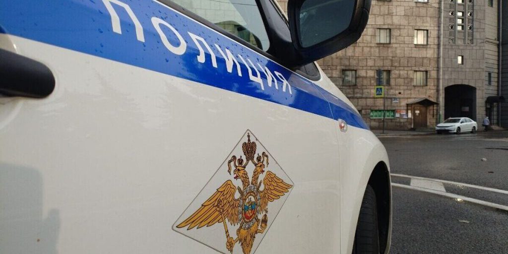 В Мончегорске пьяный водитель не смог скрыться от инспекторов ГИБДД из-за колеса