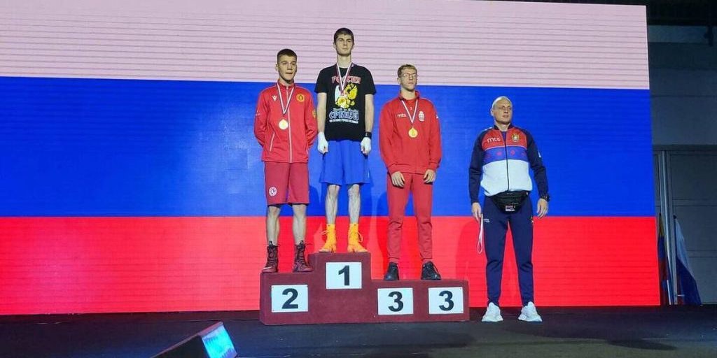 Vladimir Yamkov, il pugile della Tatarstan, vince la medaglia d'oro al Campionato europeo aperto dei Balcani