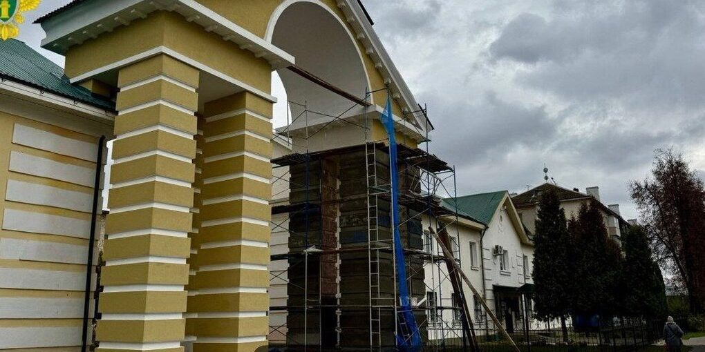 Бутов получил представление прокуратуры из-за "триумфальной" арки Новомосковска