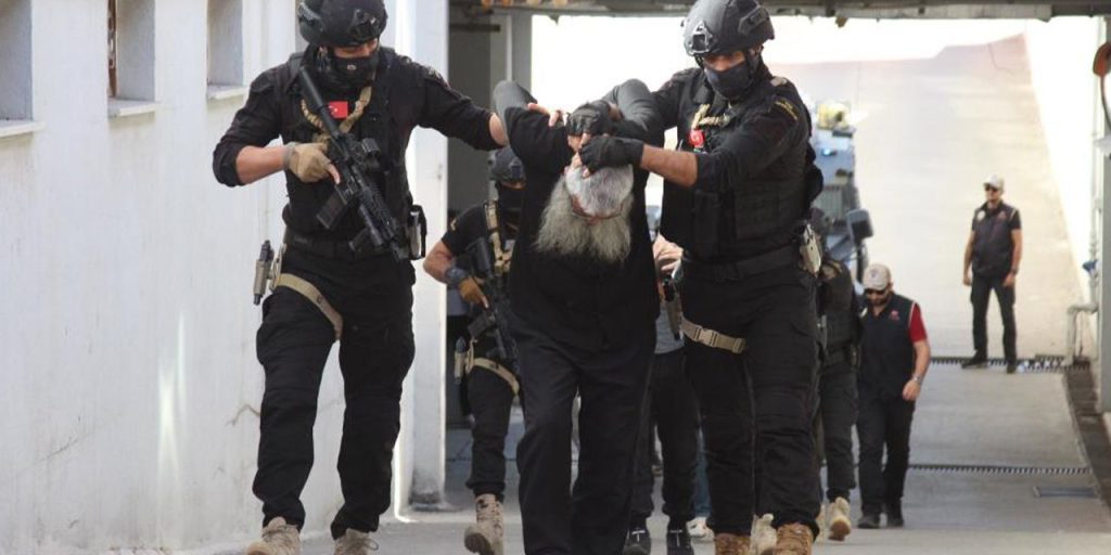 Adana'da DEAŞ operasyonu! Sözde Türkiye emirinin savunması "pes" dedirtti