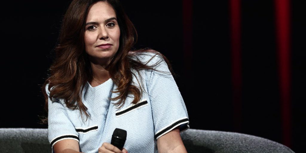 Sarah Knafo punta alla testa di lista per le elezioni comunali di Parigi