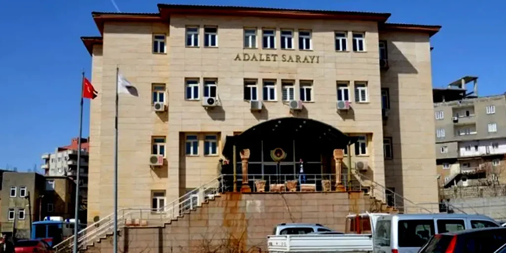 Poliziotto turchese muore dopo tentativo di suicidio al tribunale di Şırnak