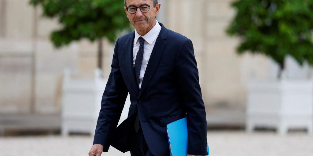 Gouvernement Lecornu 2 : ces très discrètes passations de pouvoir